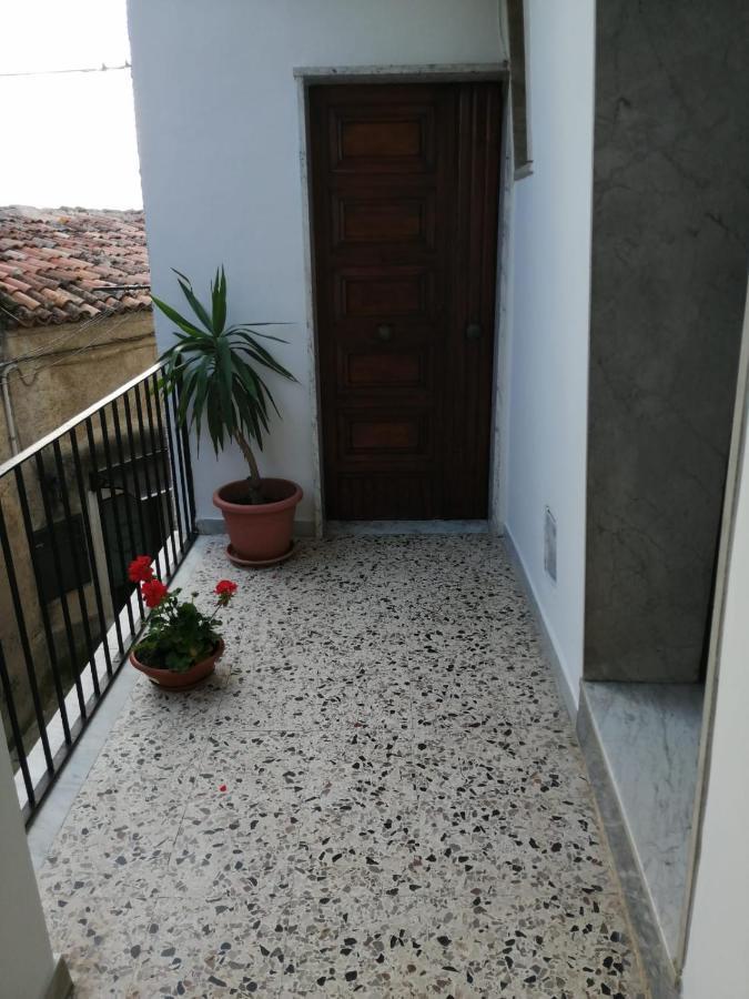 I Trecento Hotel Padula Exterior photo